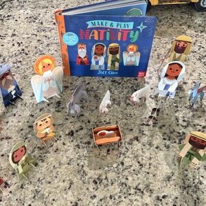 Make & Play Nativity book with pop out figures *Missing 1 Piece* GUC